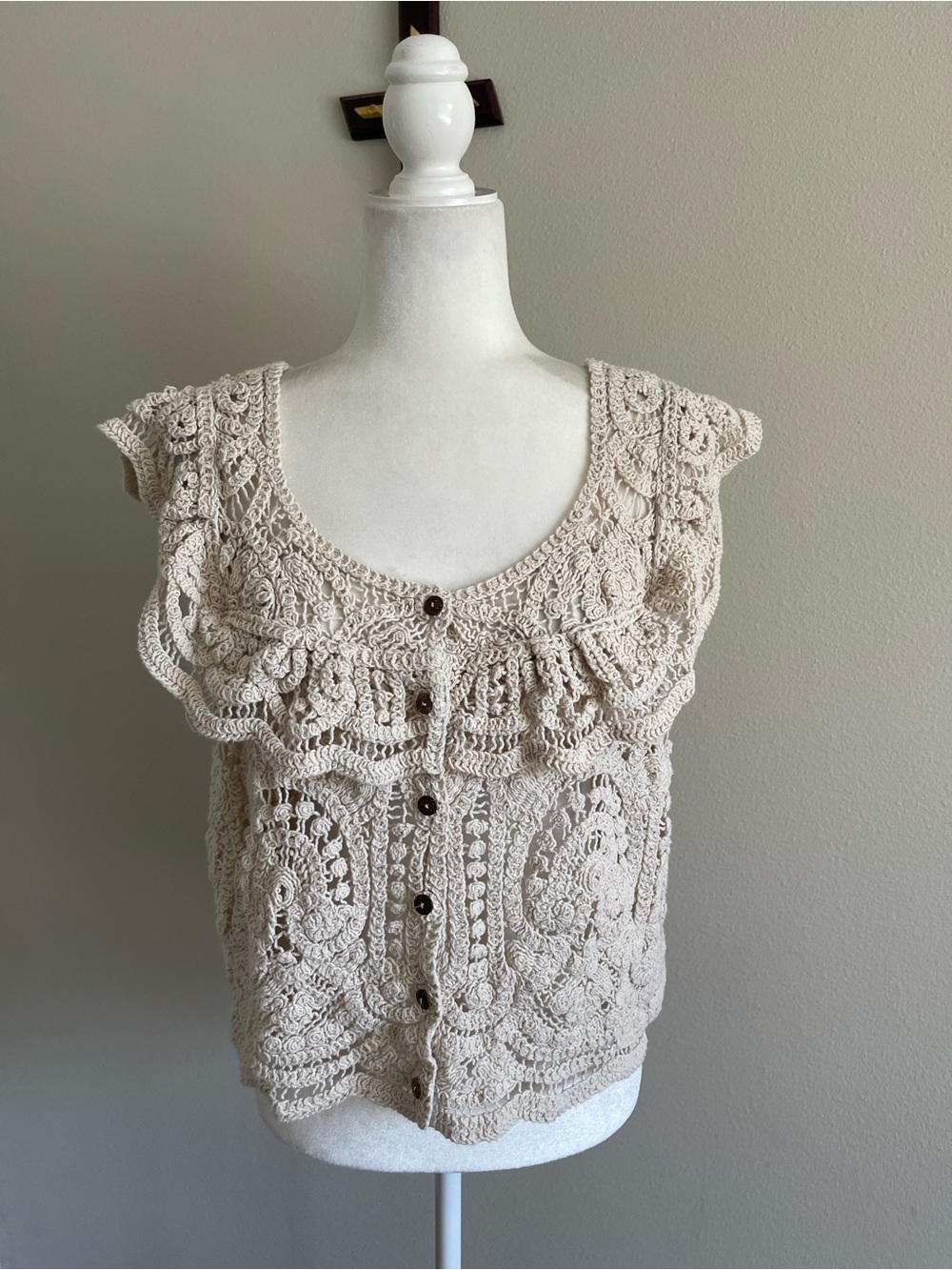 Ultra Pink Crochet Ruffle Button-Front Tank Top - Cream